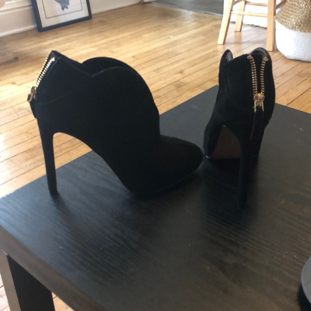 Heels - Picture 2 of 2